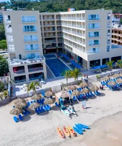 Playas y piscinas Decameron La Marina, Ramada All Inclusive Rincón de Guayabitos Playas y piscinas Decameron La Marina, Ramada All Inclusive Rincón de Guayabitos