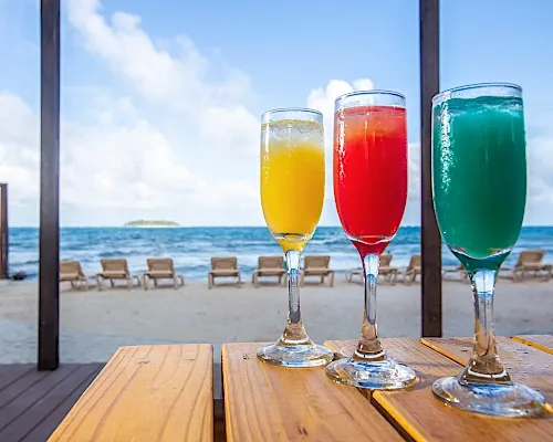 3 Bares Decameron Maryland San Andrés 3 Bares Decameron Maryland San Andrés